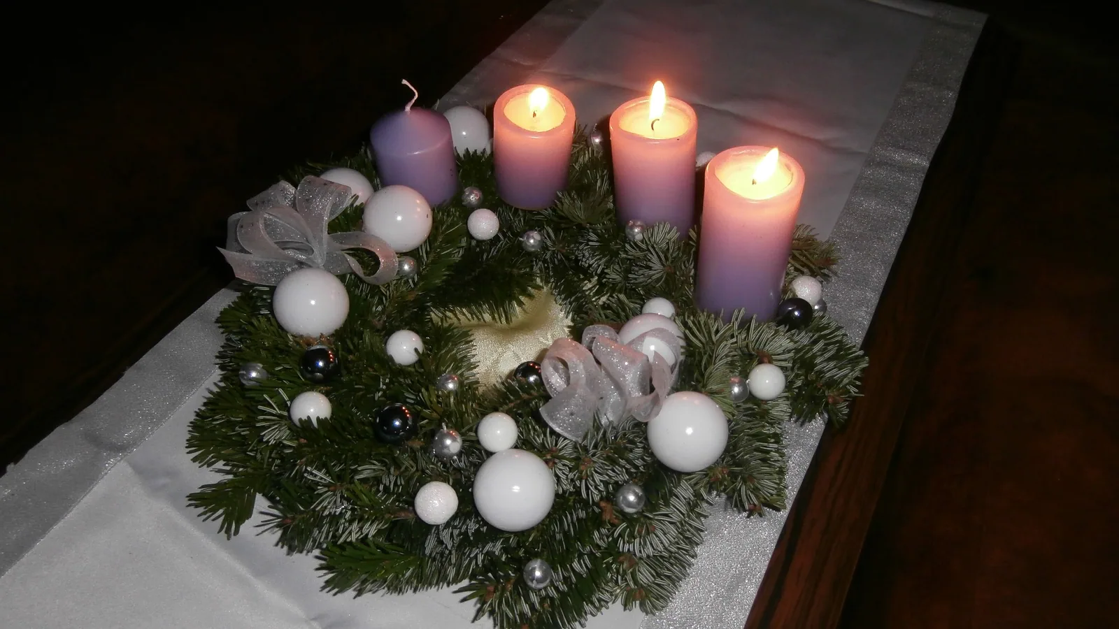 Adventskrans med fire lys