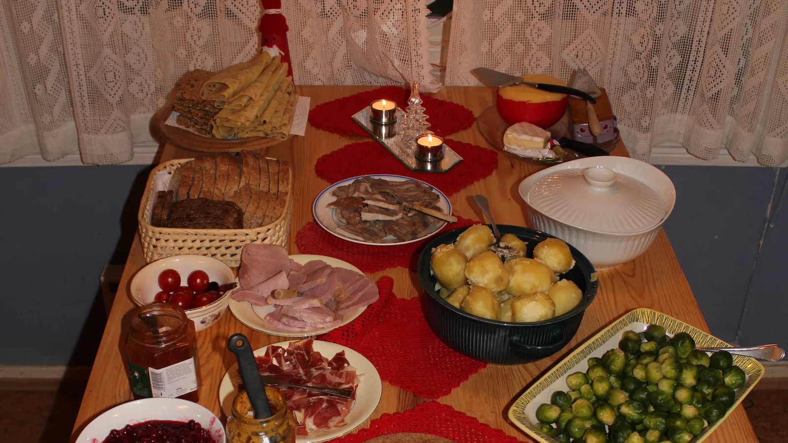 Norsk julemiddag på fat